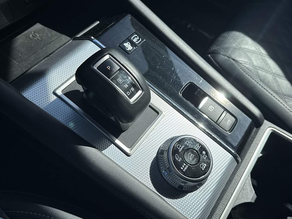 Thumbnail: 2024 Mitsubishi Outlander - 12