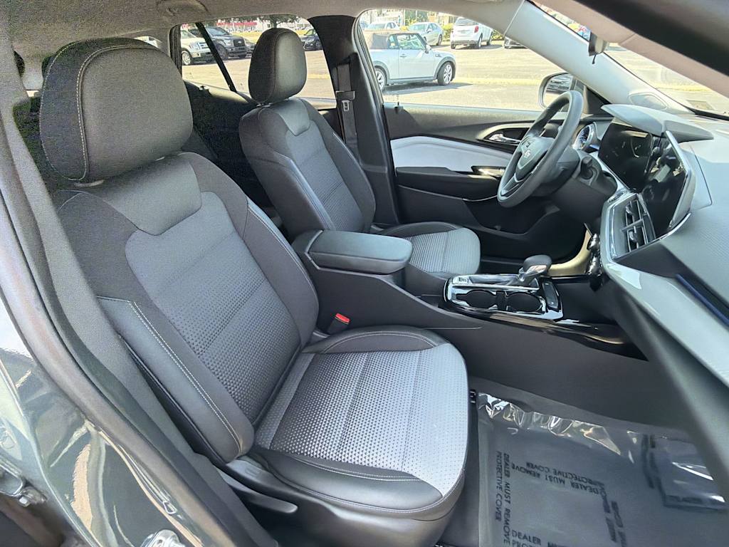Thumbnail: 2025 Chevrolet Trax - 10