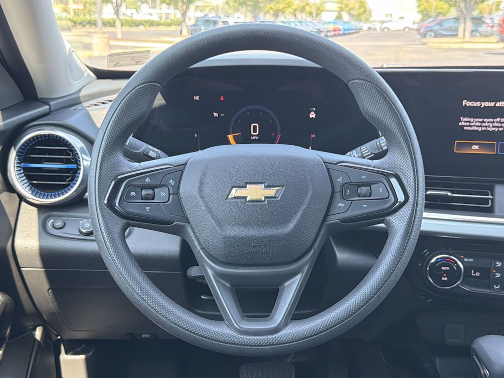 Thumbnail: 2025 Chevrolet Trax - 2