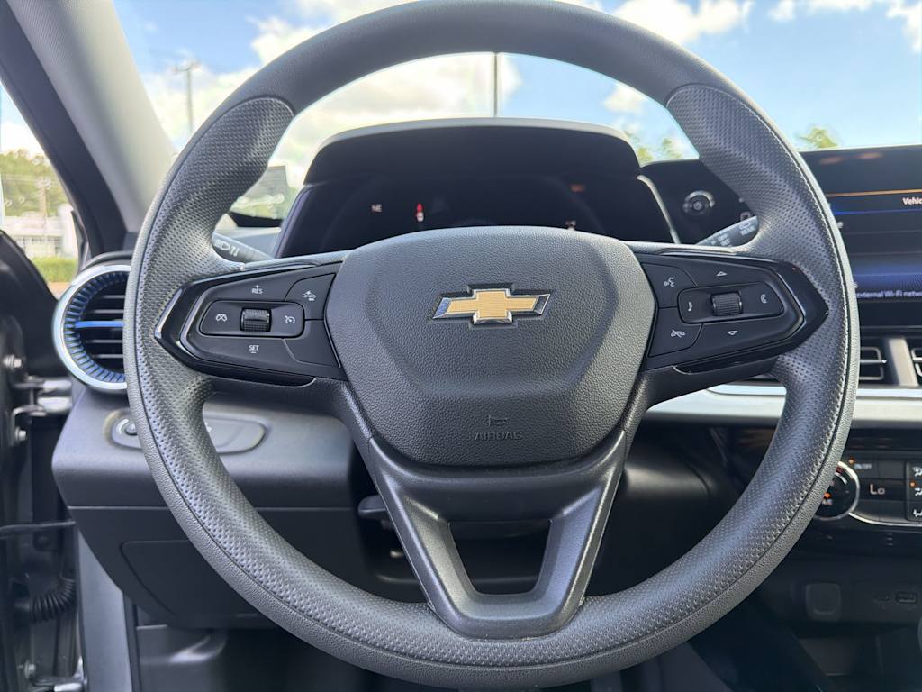 Thumbnail: 2025 Chevrolet Trax - 2