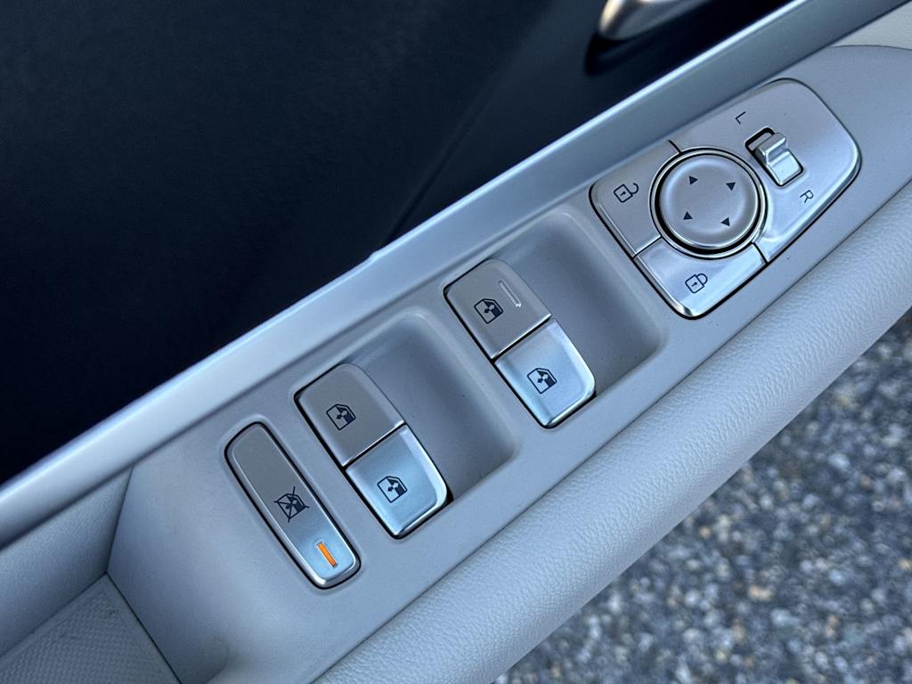 Thumbnail: 2025 Genesis G70 - 22