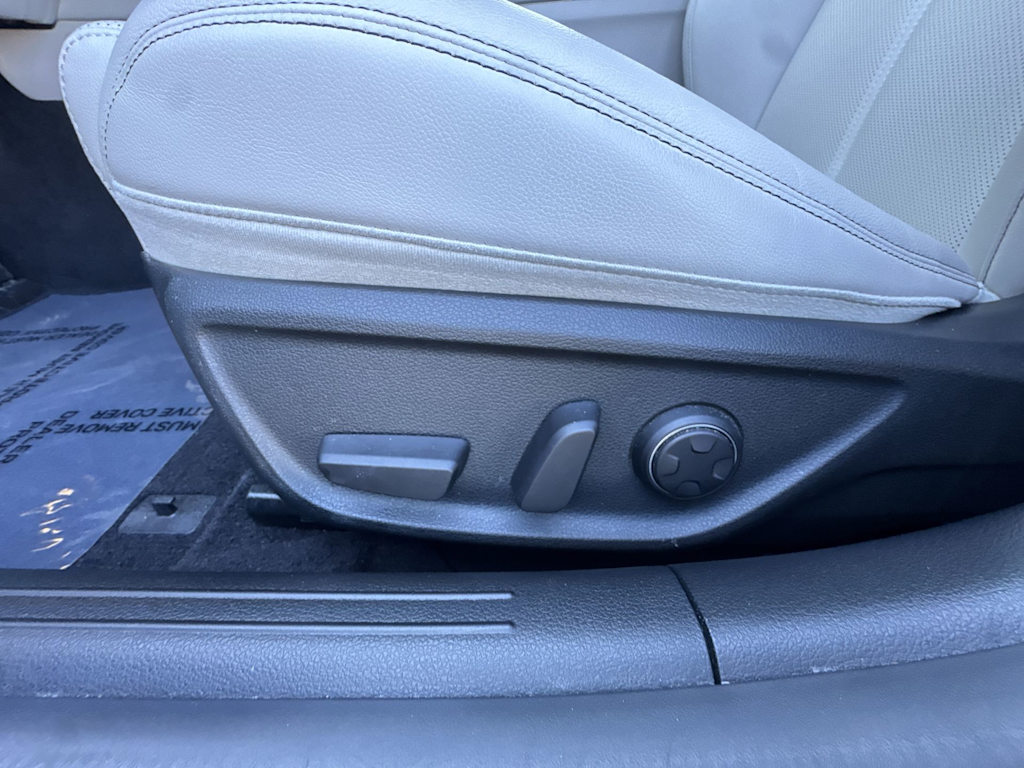 Thumbnail: 2025 Genesis G70 - 21