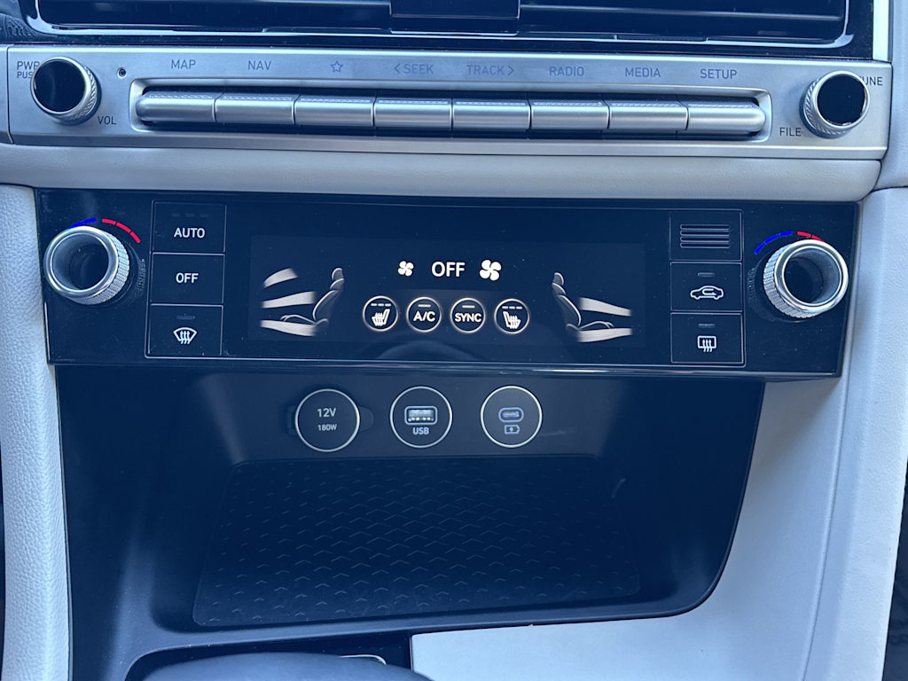 Thumbnail: 2025 Genesis G70 - 23