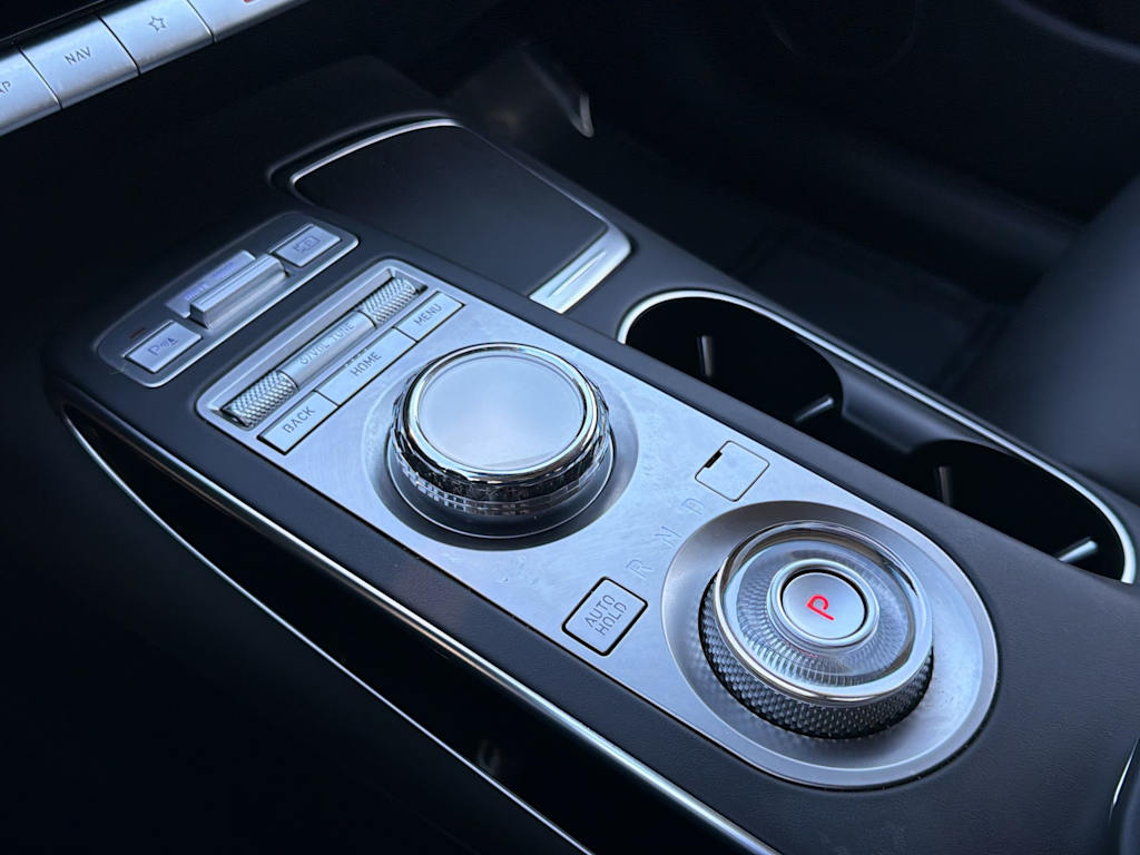 Thumbnail: 2025 Genesis GV70 - 23