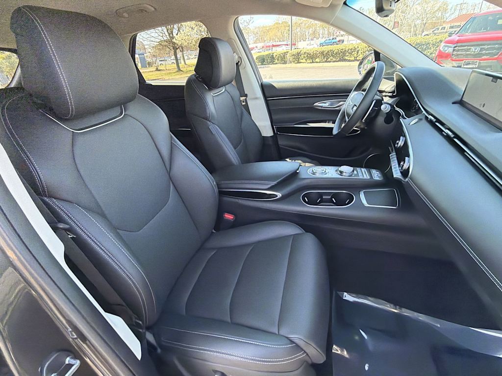 Thumbnail: 2025 Genesis GV70 - 10