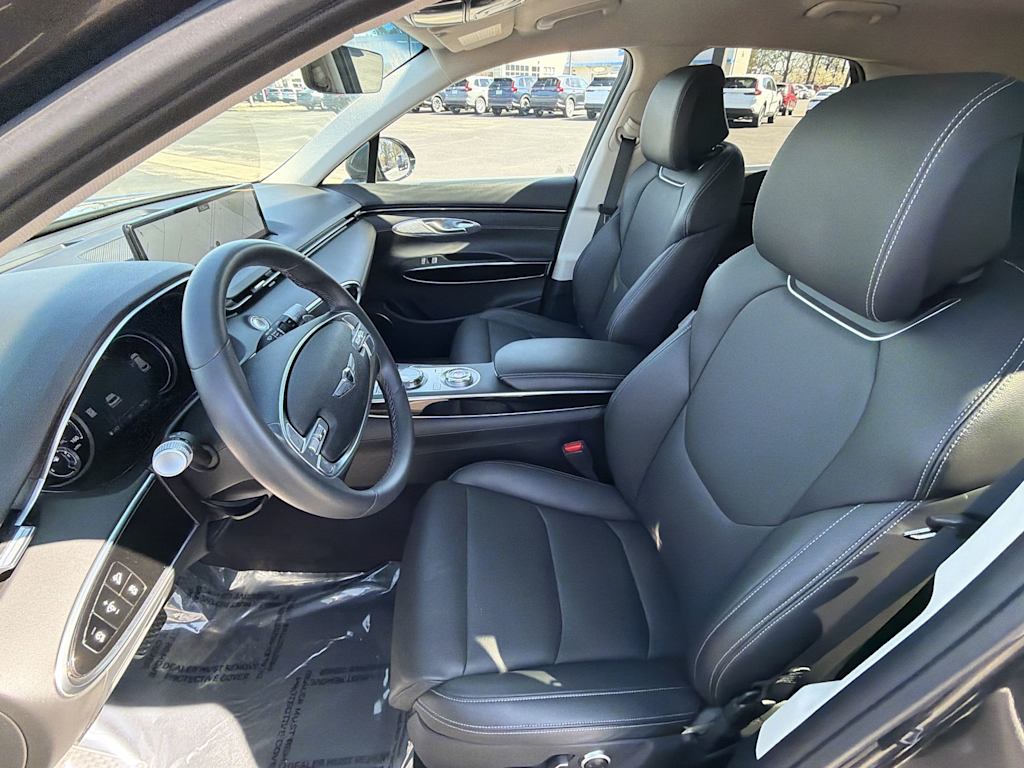 Thumbnail: 2025 Genesis GV70 - 9