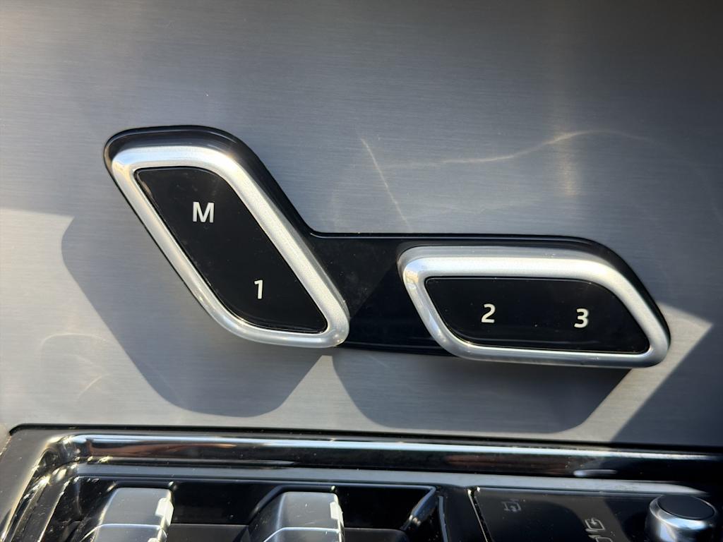 Thumbnail: 2025 Land Rover Range Rover Sport - 21