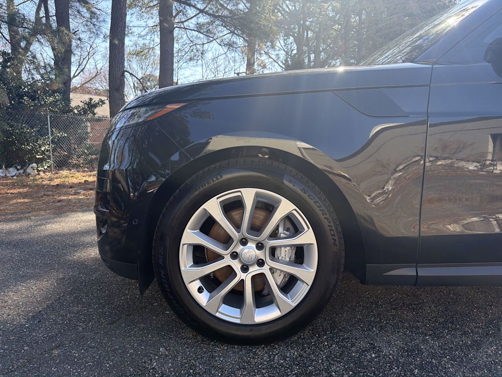 Thumbnail: 2025 Land Rover Range Rover Sport - 6