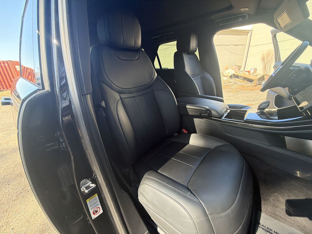 Thumbnail: 2025 Land Rover Range Rover Sport - 9