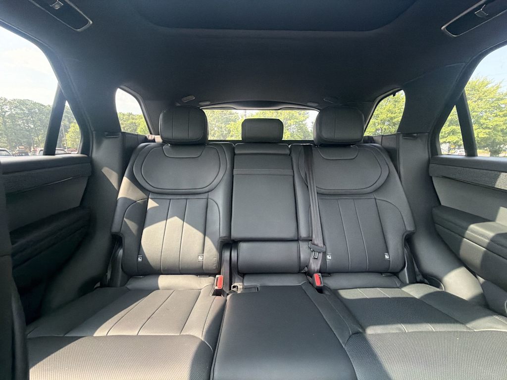 Thumbnail: 2025 Land Rover Range Rover Sport - 10