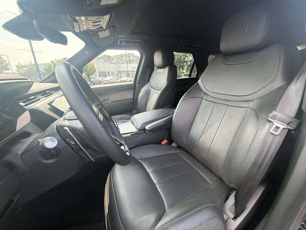 Thumbnail: 2025 Land Rover Range Rover Sport - 8