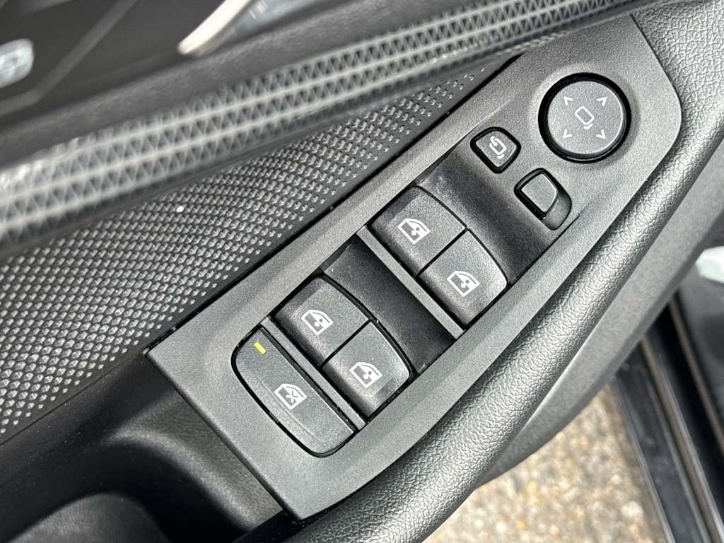 Thumbnail: 2024 BMW 2 Series - 20