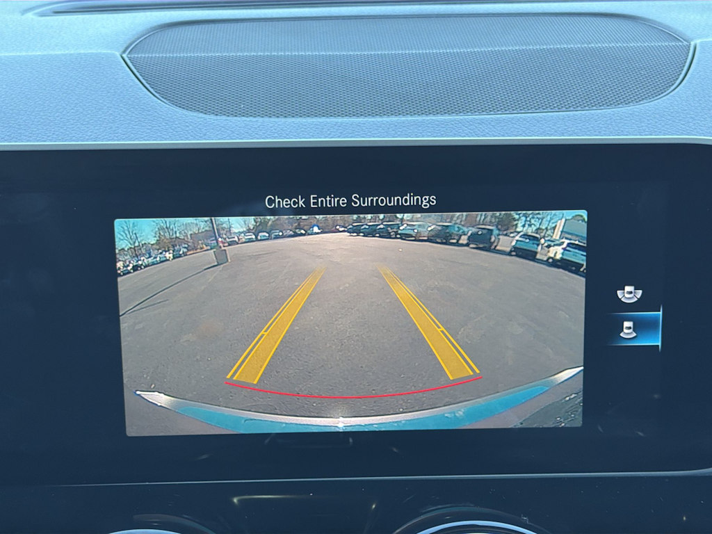 Thumbnail: 2020 Mercedes-Benz GLB - 25