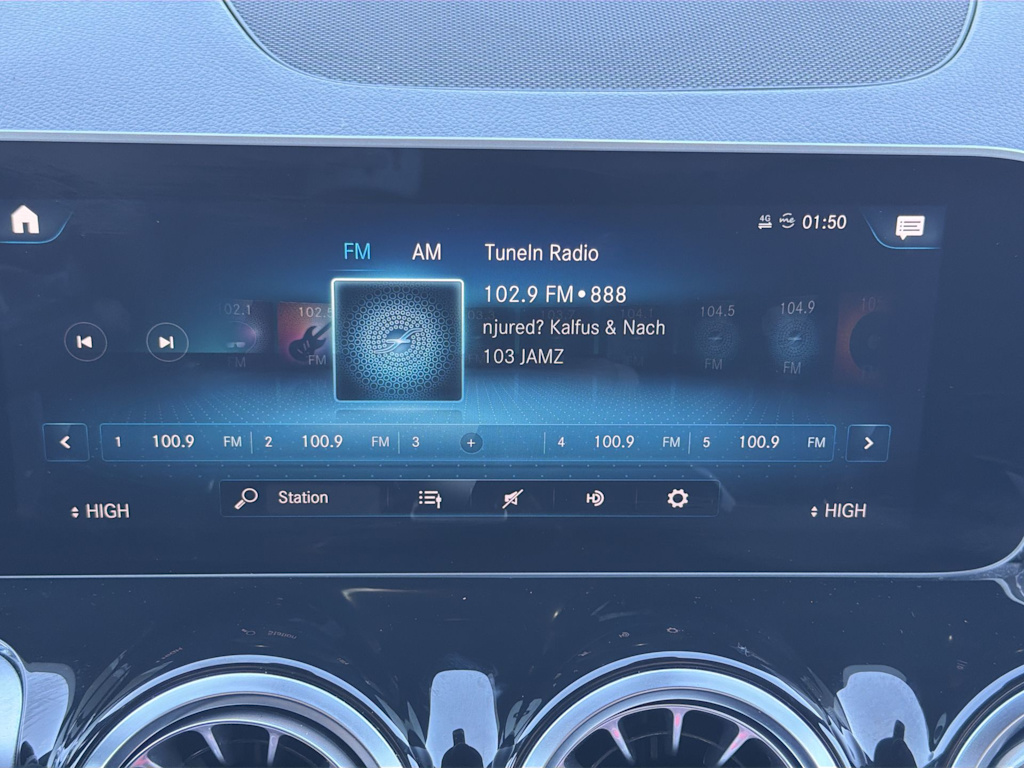 Thumbnail: 2020 Mercedes-Benz GLB - 12