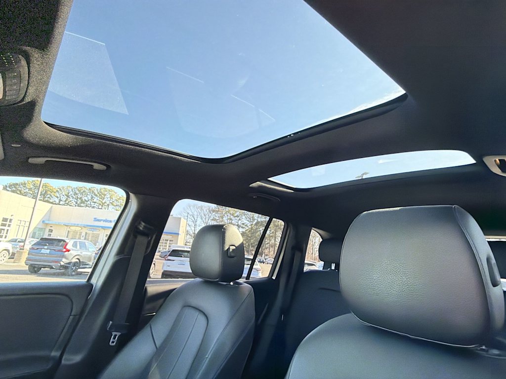 Thumbnail: 2020 Mercedes-Benz GLB - 21