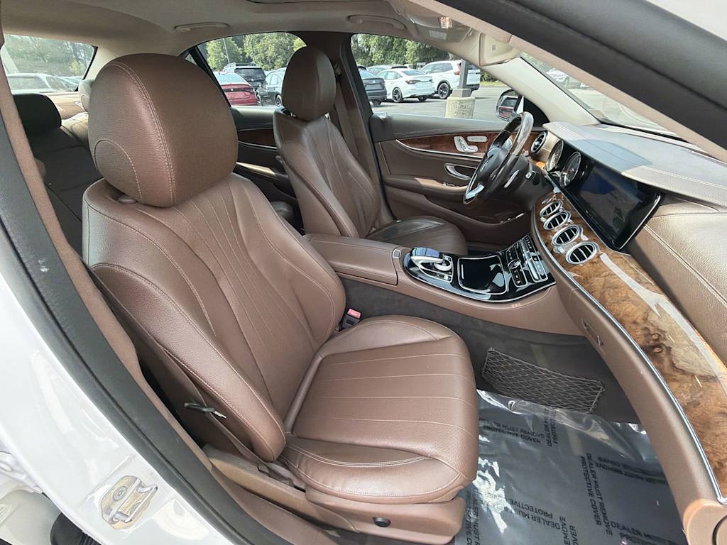 Thumbnail: 2018 Mercedes-Benz E-Class - 10