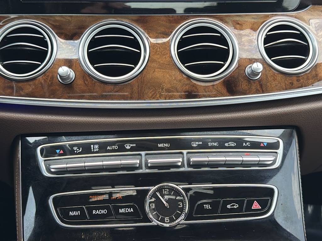 Thumbnail: 2018 Mercedes-Benz E-Class - 23