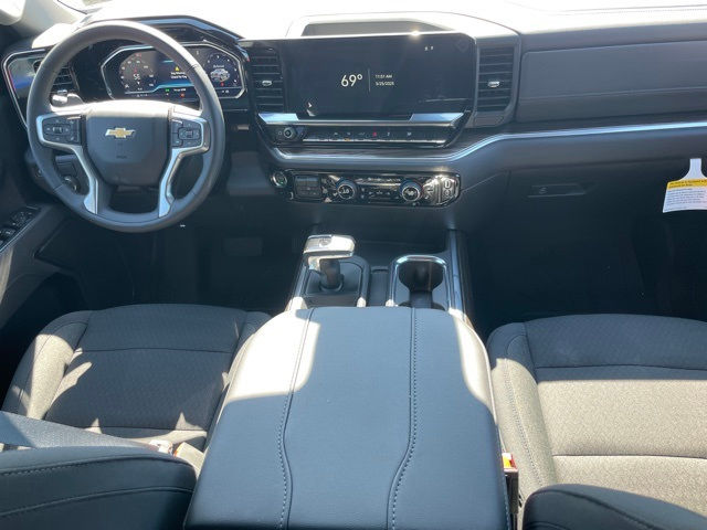 Thumbnail: 2025 Chevrolet Silverado 1500 - 2