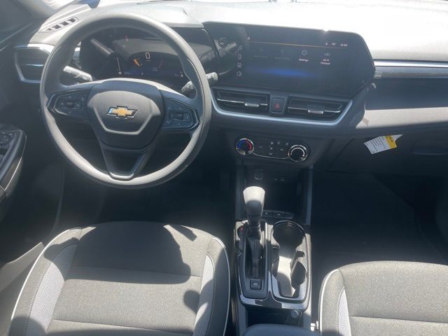 2025 Chevrolet TrailBlazer LS 2