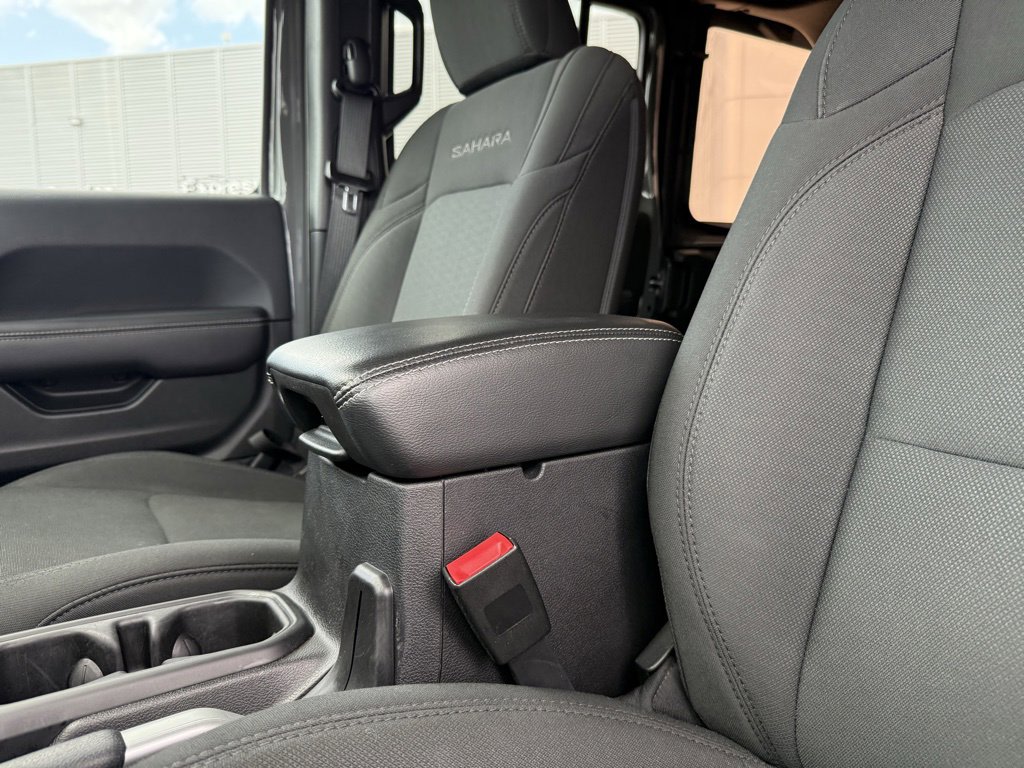 Thumbnail: 2018 Jeep Wrangler - 29