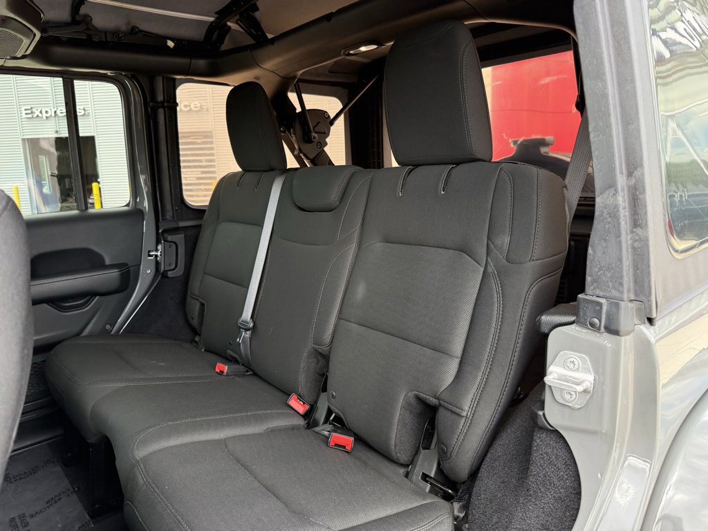 Thumbnail: 2018 Jeep Wrangler - 12
