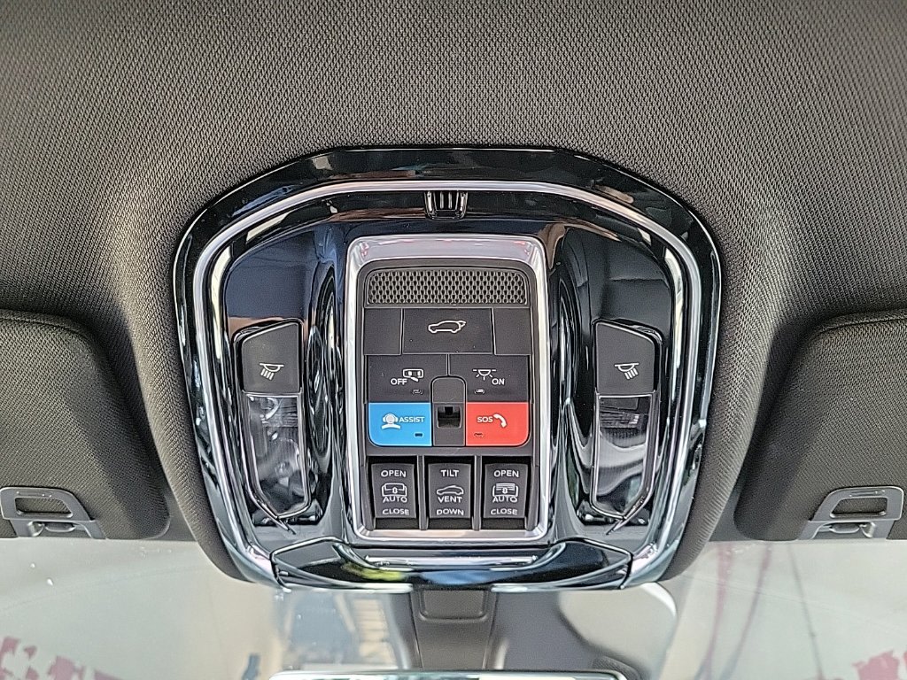 Thumbnail: 2023 Jeep Grand Cherokee - 13