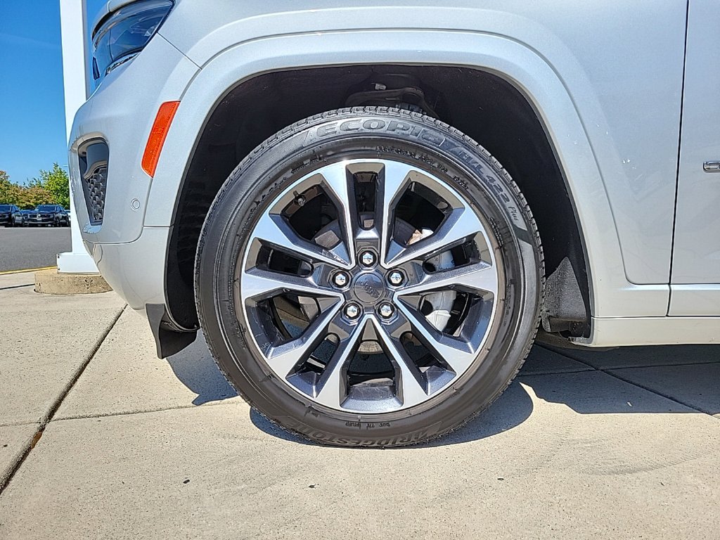 Thumbnail: 2023 Jeep Grand Cherokee - 7