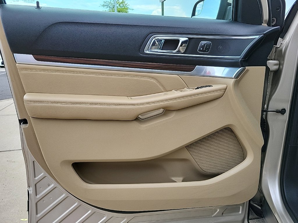 Thumbnail: 2017 Ford Explorer - 33