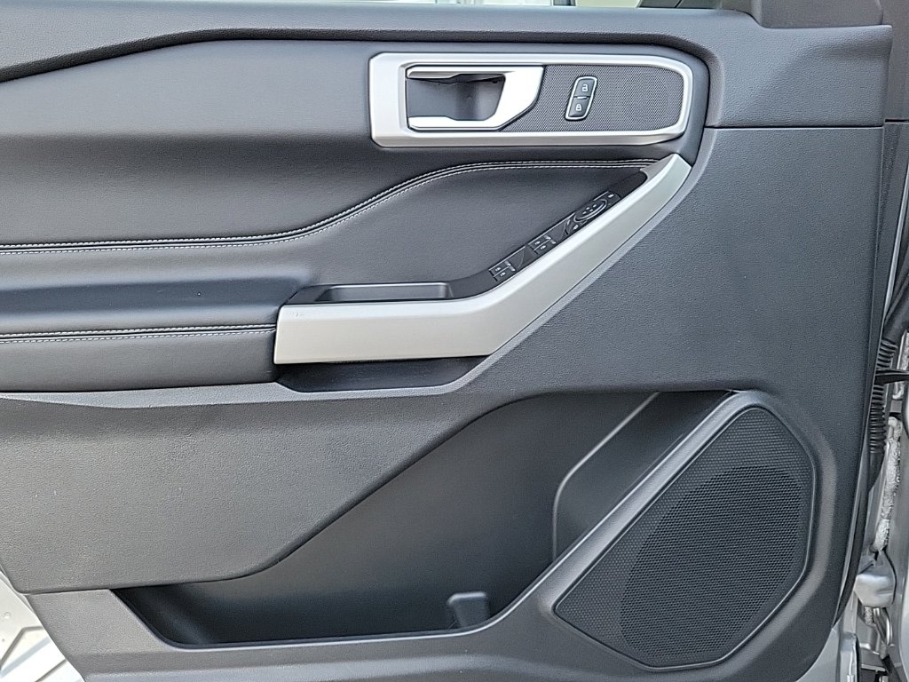 Thumbnail: 2021 Ford Explorer - 30