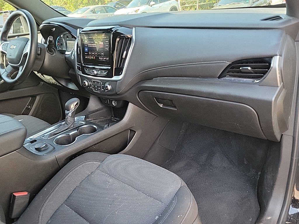 Thumbnail: 2023 Chevrolet Traverse - 2