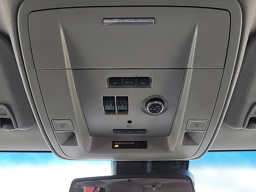 Thumbnail: 2016 Chevrolet Suburban - 33