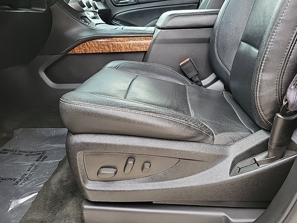 Thumbnail: 2016 Chevrolet Suburban - 21
