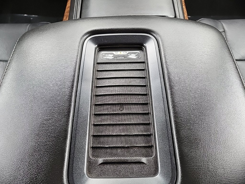 Thumbnail: 2016 Chevrolet Suburban - 17