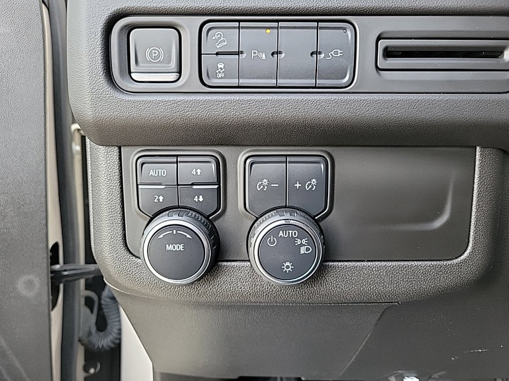 Thumbnail: 2021 Chevrolet Tahoe - 35