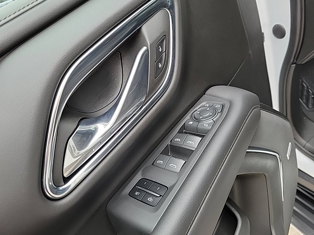 Thumbnail: 2023 Chevrolet Tahoe - 35