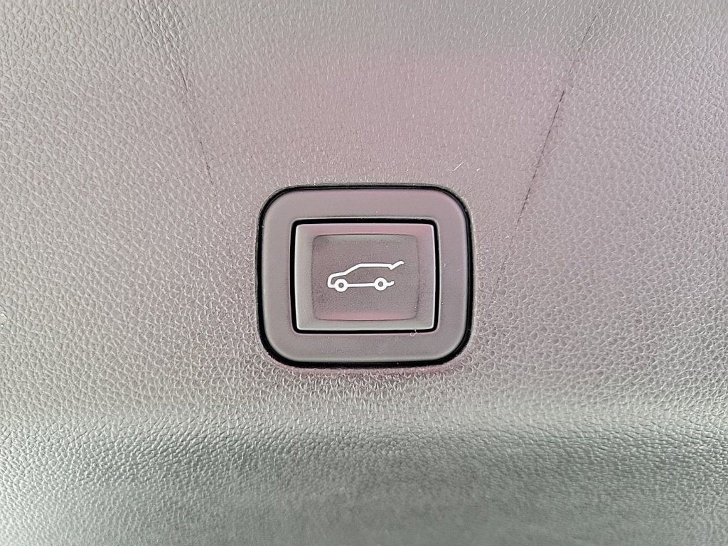 Thumbnail: 2023 Chevrolet Tahoe - 26