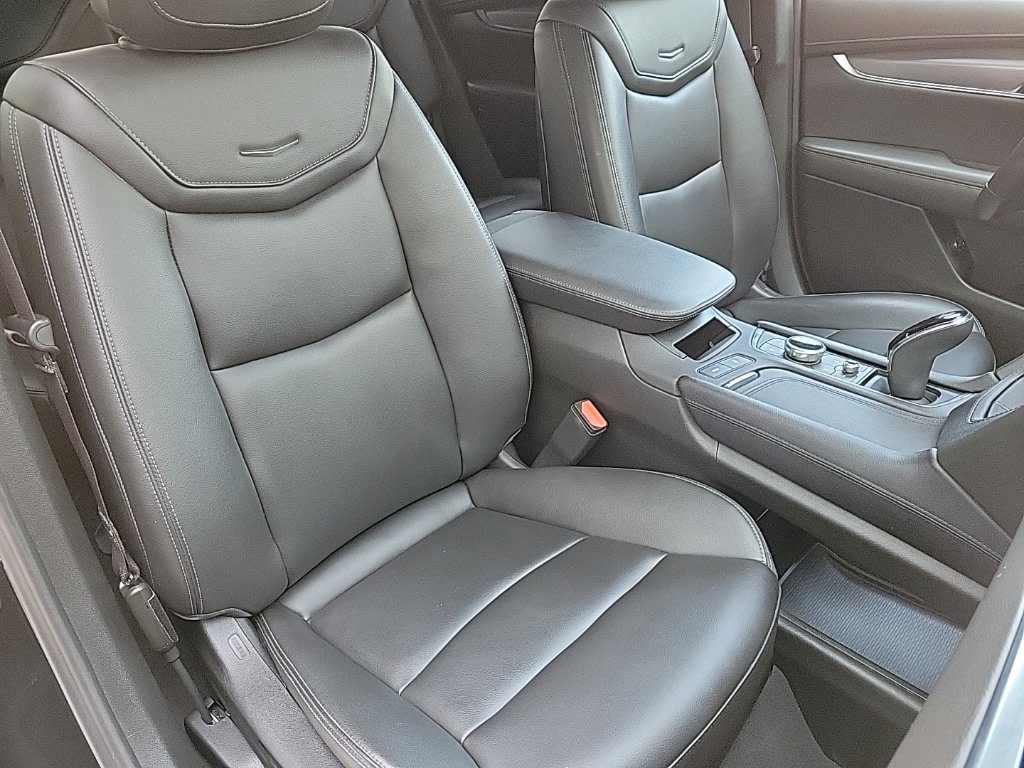 Thumbnail: 2024 Cadillac XT6 - 11