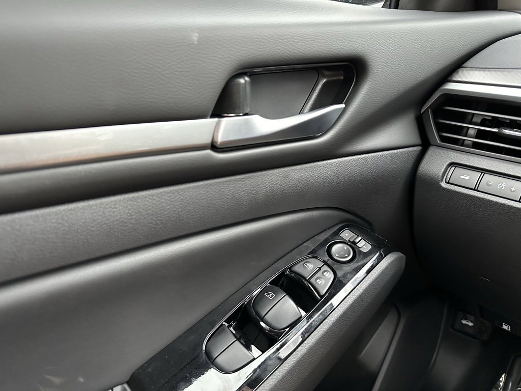 Thumbnail: 2025 Nissan Altima - 17