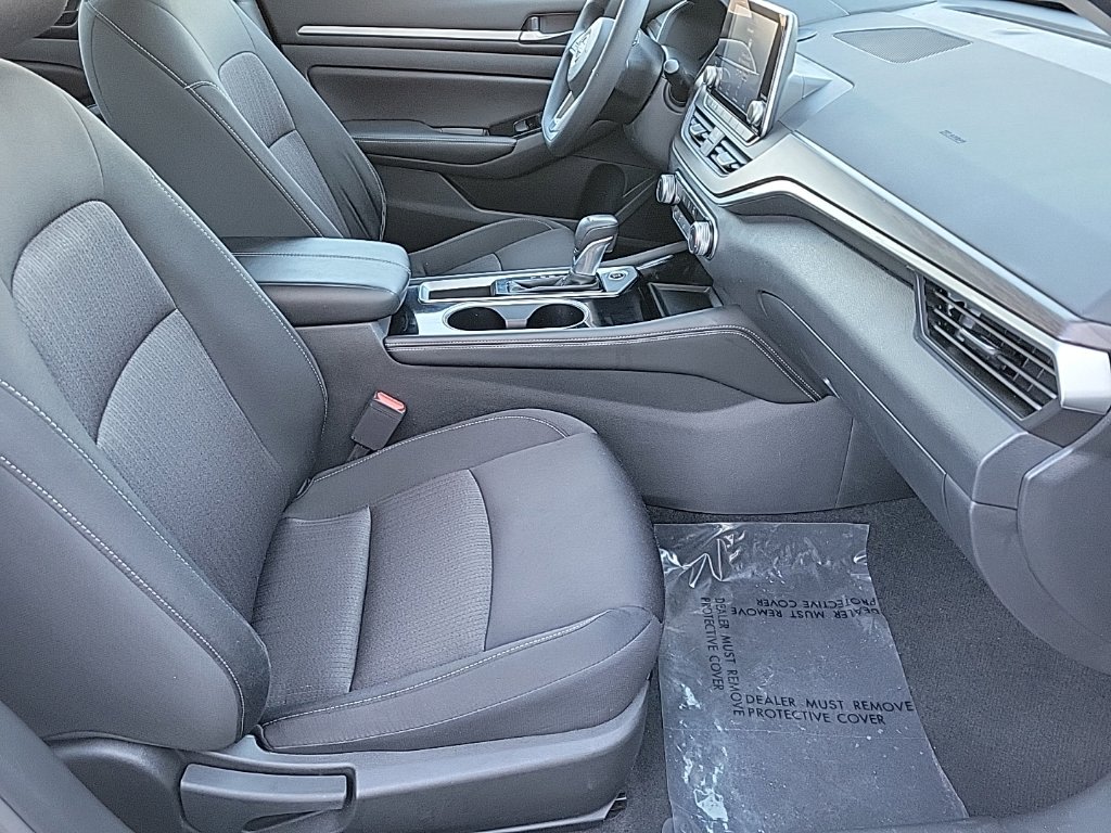 Thumbnail: 2023 Nissan Altima - 10