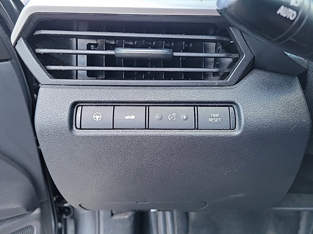 Thumbnail: 2022 Nissan Altima - 22