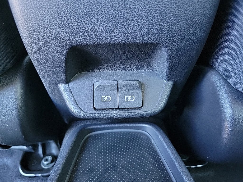 Thumbnail: 2023 Nissan Leaf - 23