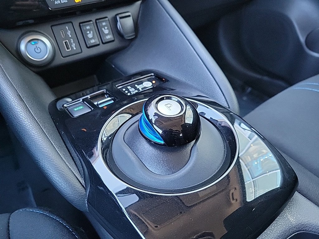Thumbnail: 2023 Nissan Leaf - 13