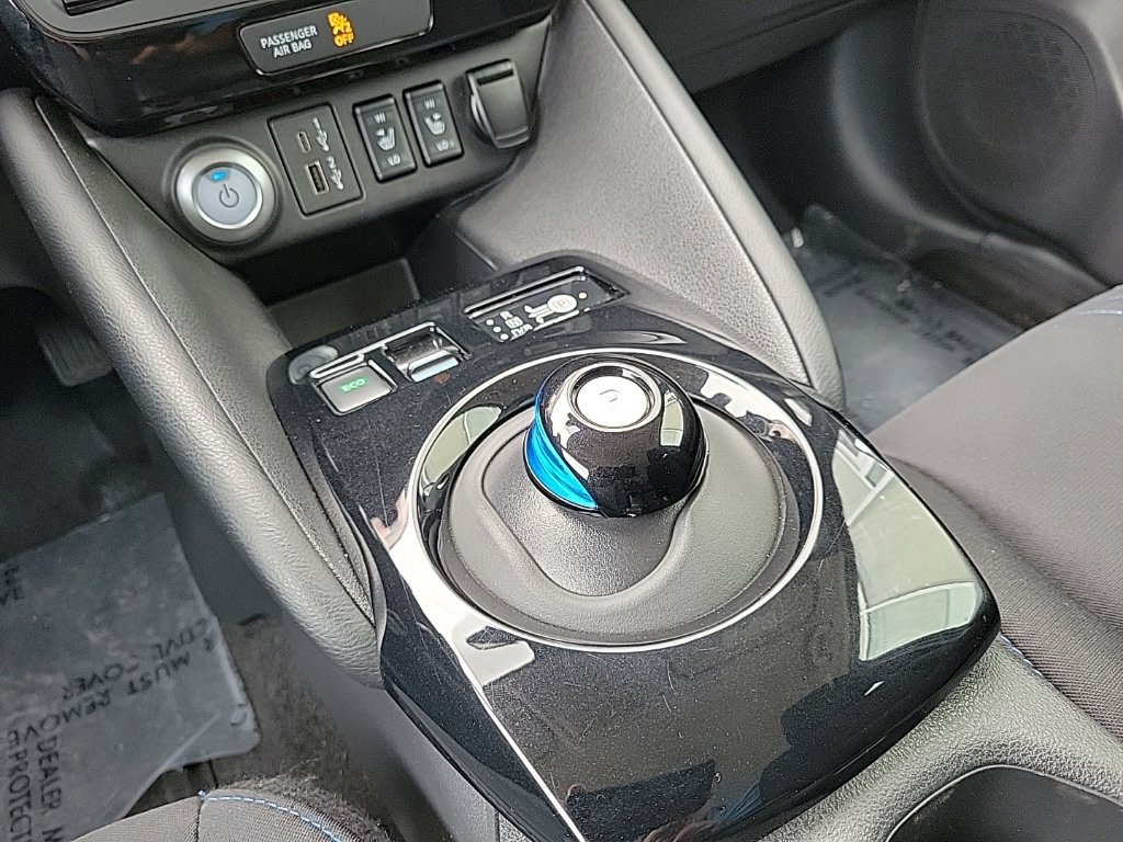 Thumbnail: 2023 Nissan Leaf - 25