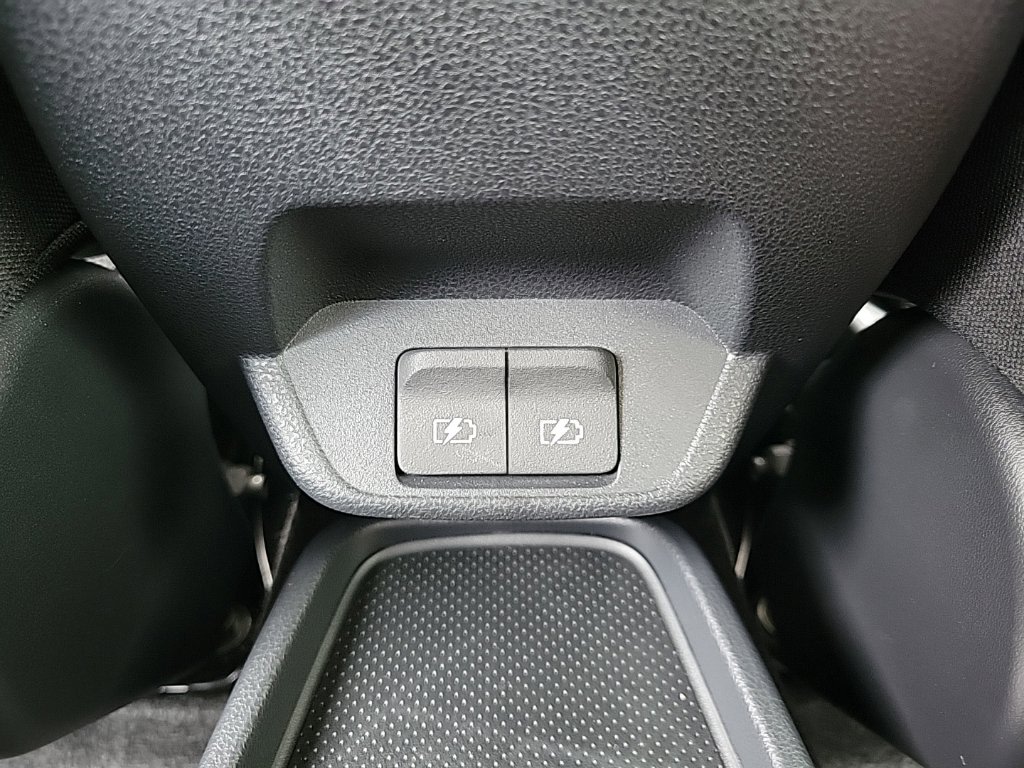 Thumbnail: 2023 Nissan Leaf - 23