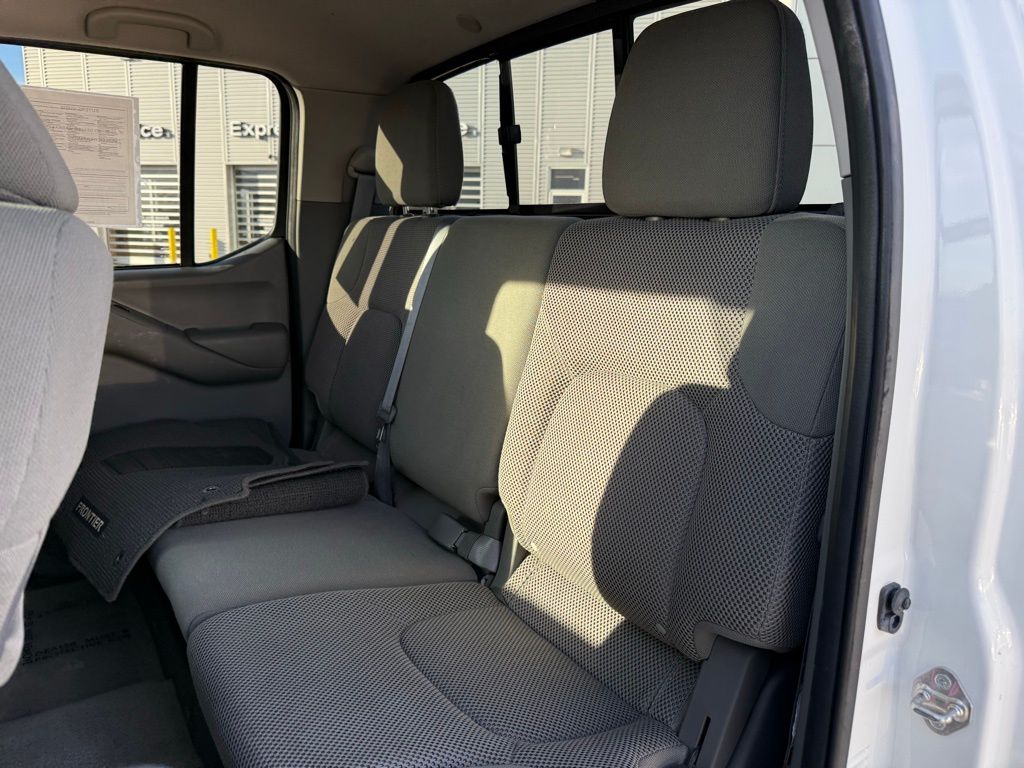 2018 Nissan Frontier SV 28