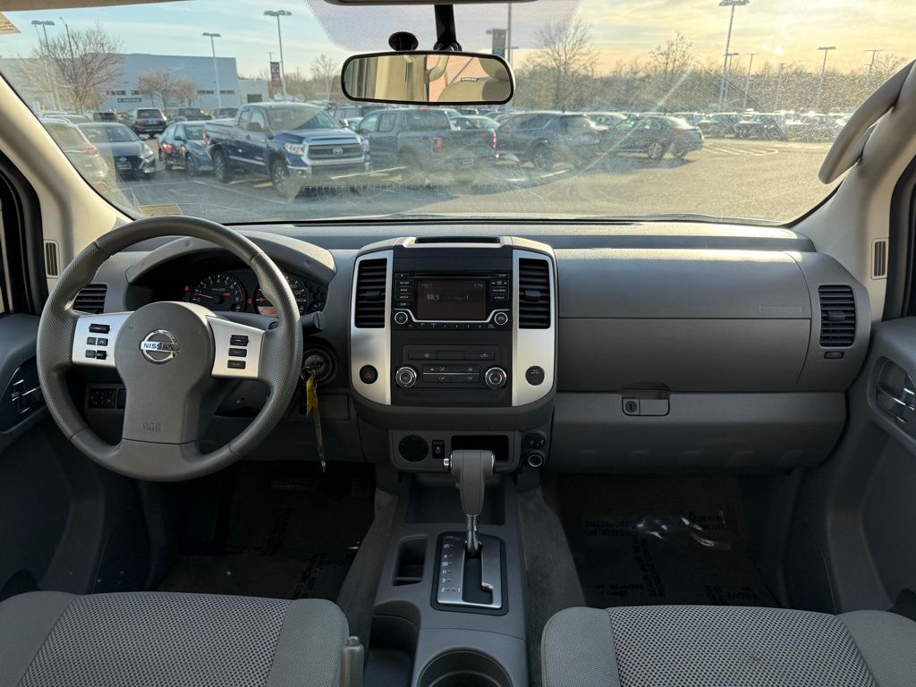 2018 Nissan Frontier SV 2