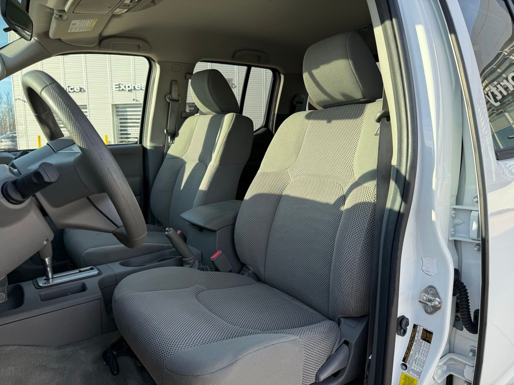 2018 Nissan Frontier SV 11