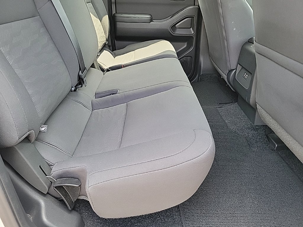 Thumbnail: 2023 Nissan Frontier - 18