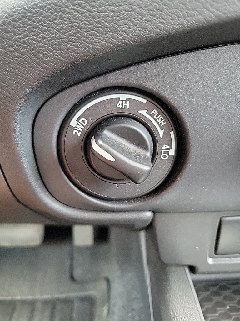 Thumbnail: 2023 Nissan Frontier - 26