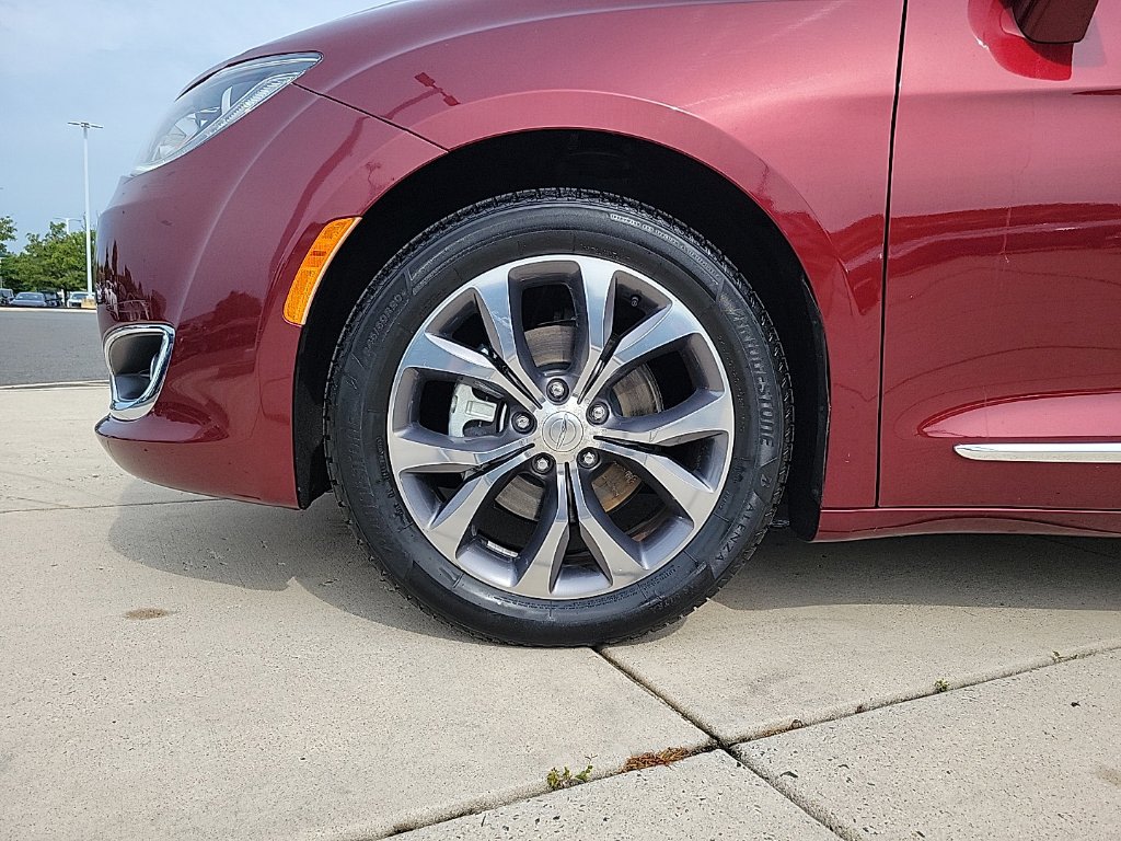 Thumbnail: 2017 Chrysler Pacifica - 7